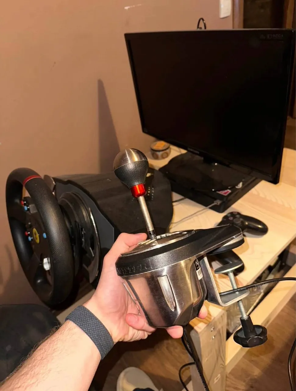 Симрейсинг-стенд Thrustmaster T500RS с деревянной рамой 7
