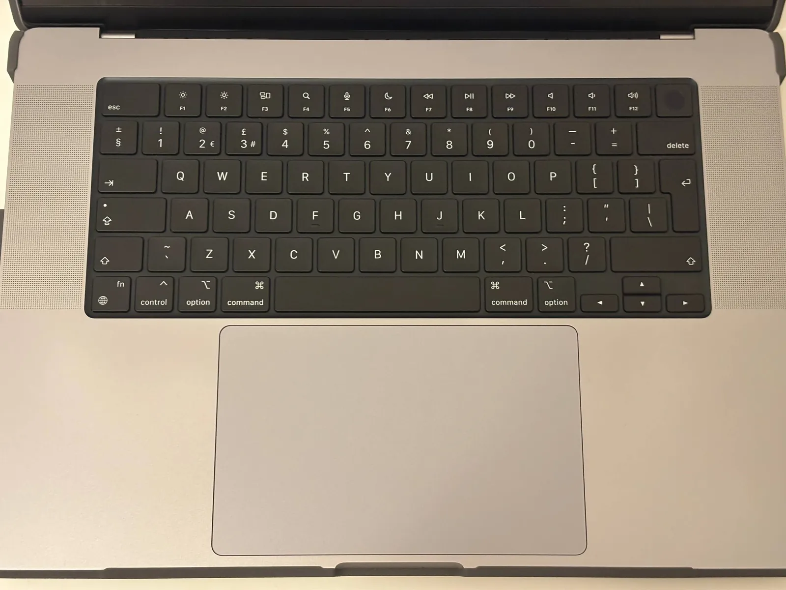 MacBook Pro 16 M1 Max 64 ГБ 1 ТБ Нови-Сад 3