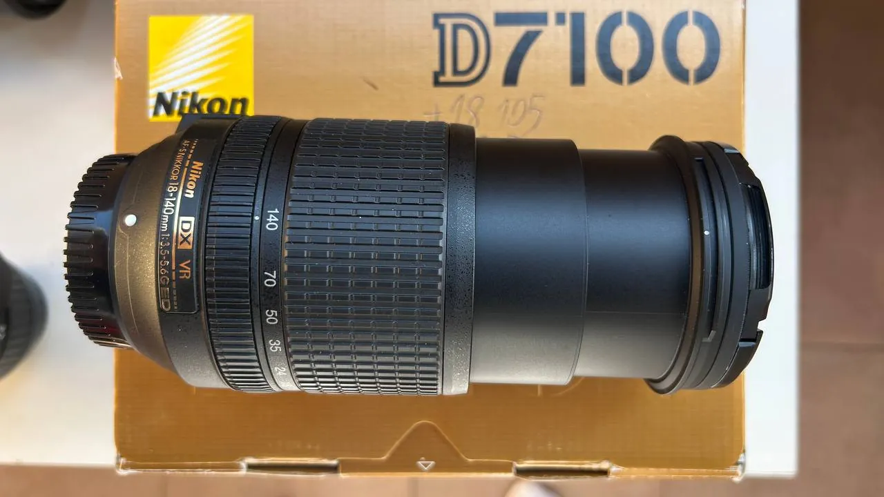 Зеркальный фотоаппарат Nikon D7100 с тремя объективами 4