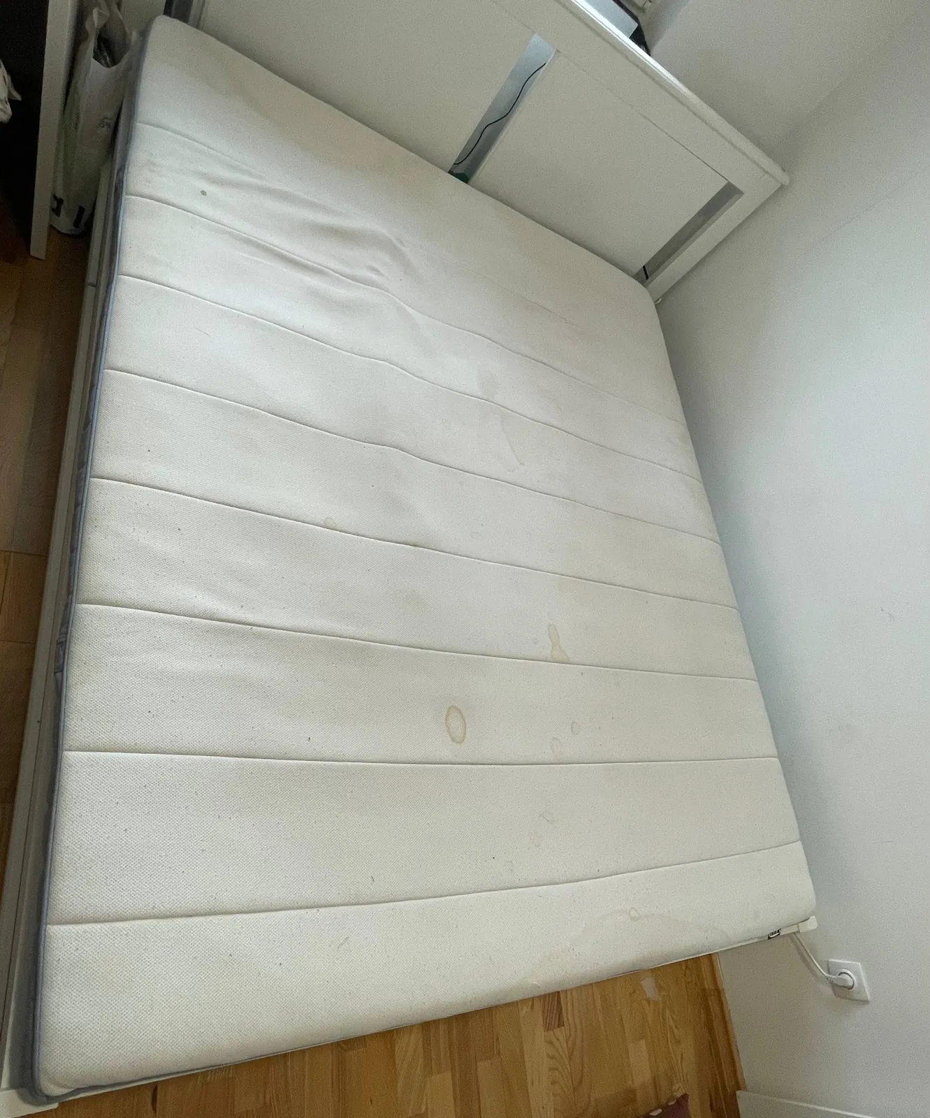 Матрас IKEA VESTEROY 160×200 бесплатно Нови-Сад 1