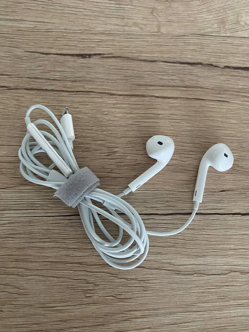Наушники Apple EarPods Lightning новые 1