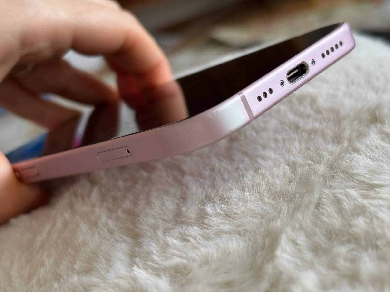 IPhone 15 128 ГБ розовый Нови-Сад 7