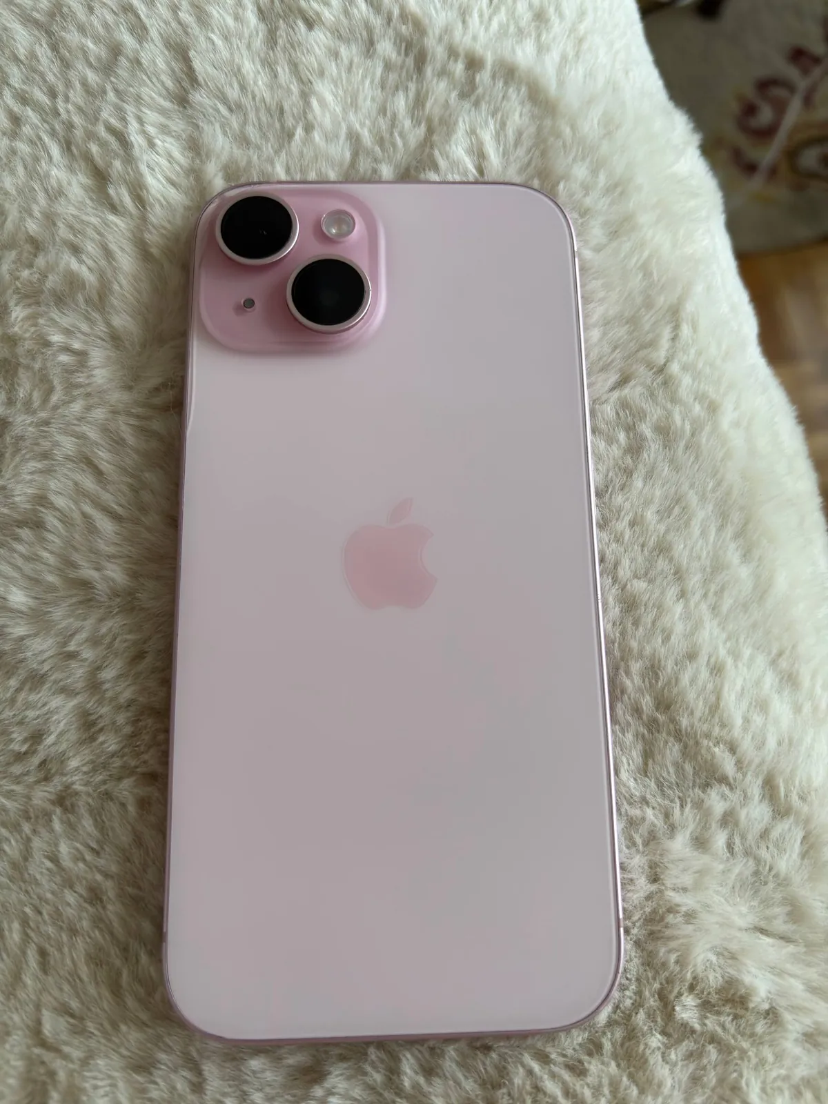IPhone 15 128 ГБ розовый Нови-Сад 4