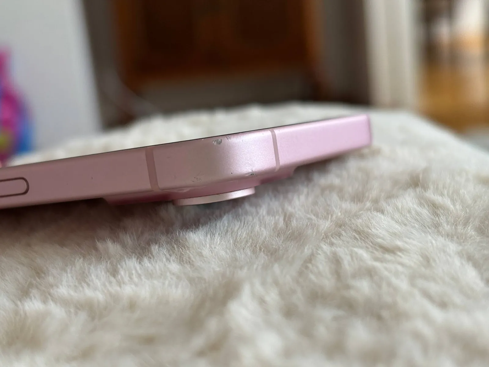 IPhone 15 128 ГБ розовый Нови-Сад 6