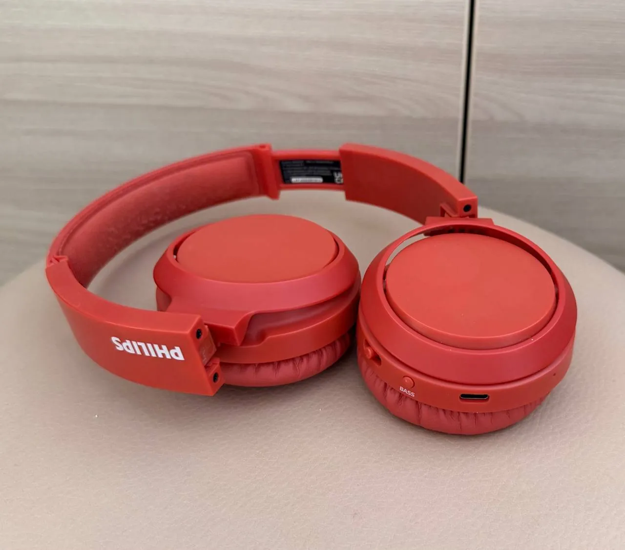 Наушники Philips красные 1