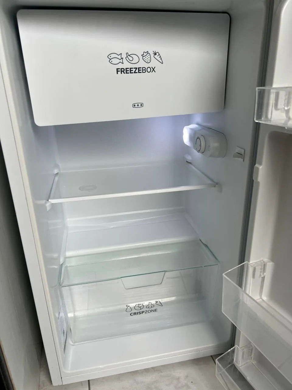Мини-холодильник Gorenje RB39FPW4 чистый рабочий 2