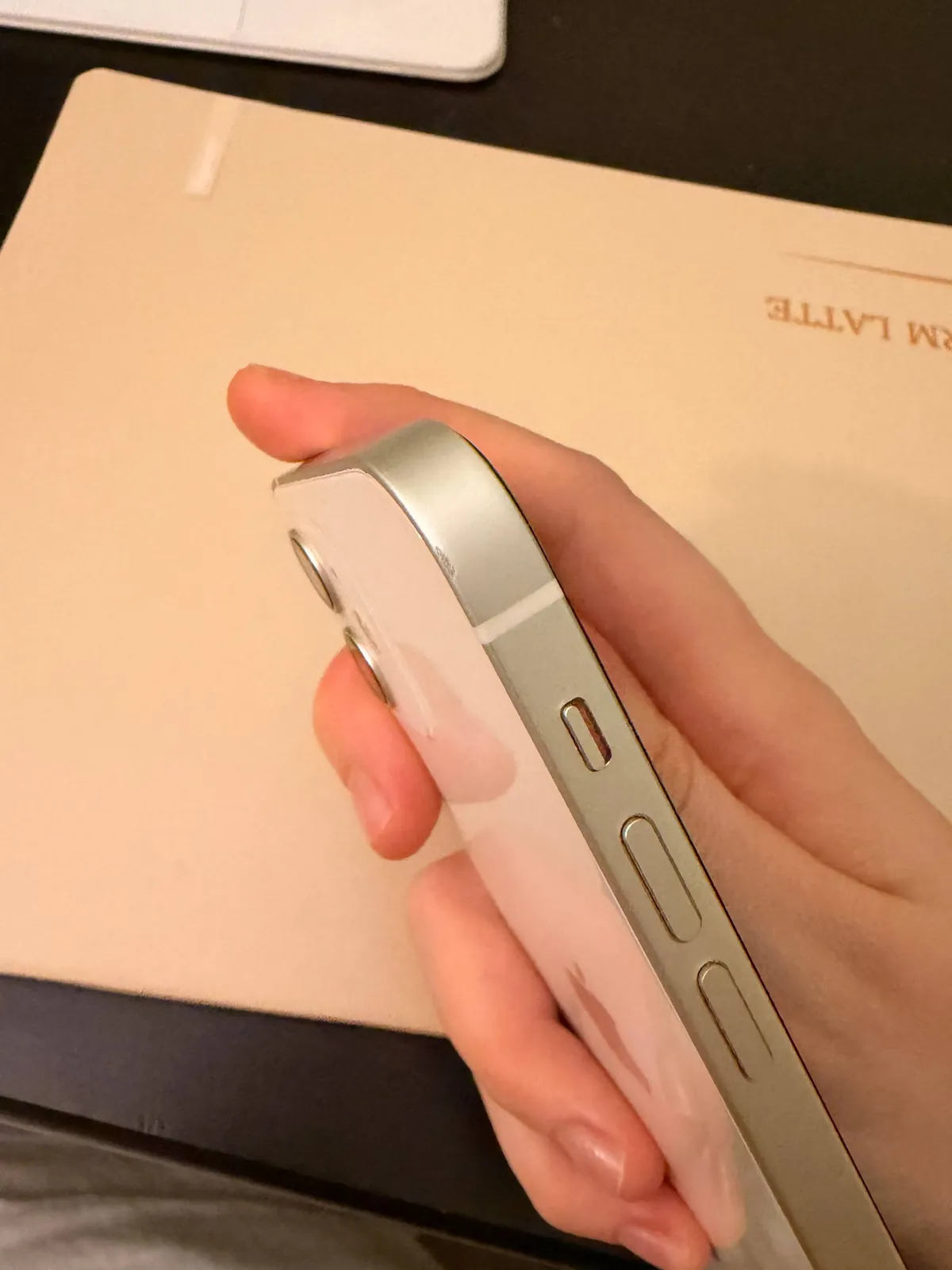 IPhone 12 белый 128 ГБ 3