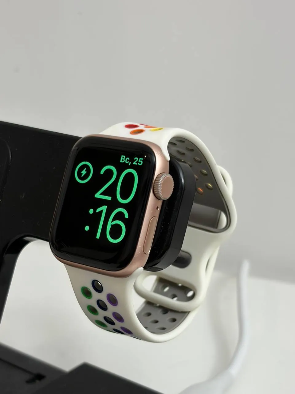 Apple Watch SE 2020 40 мм 1
