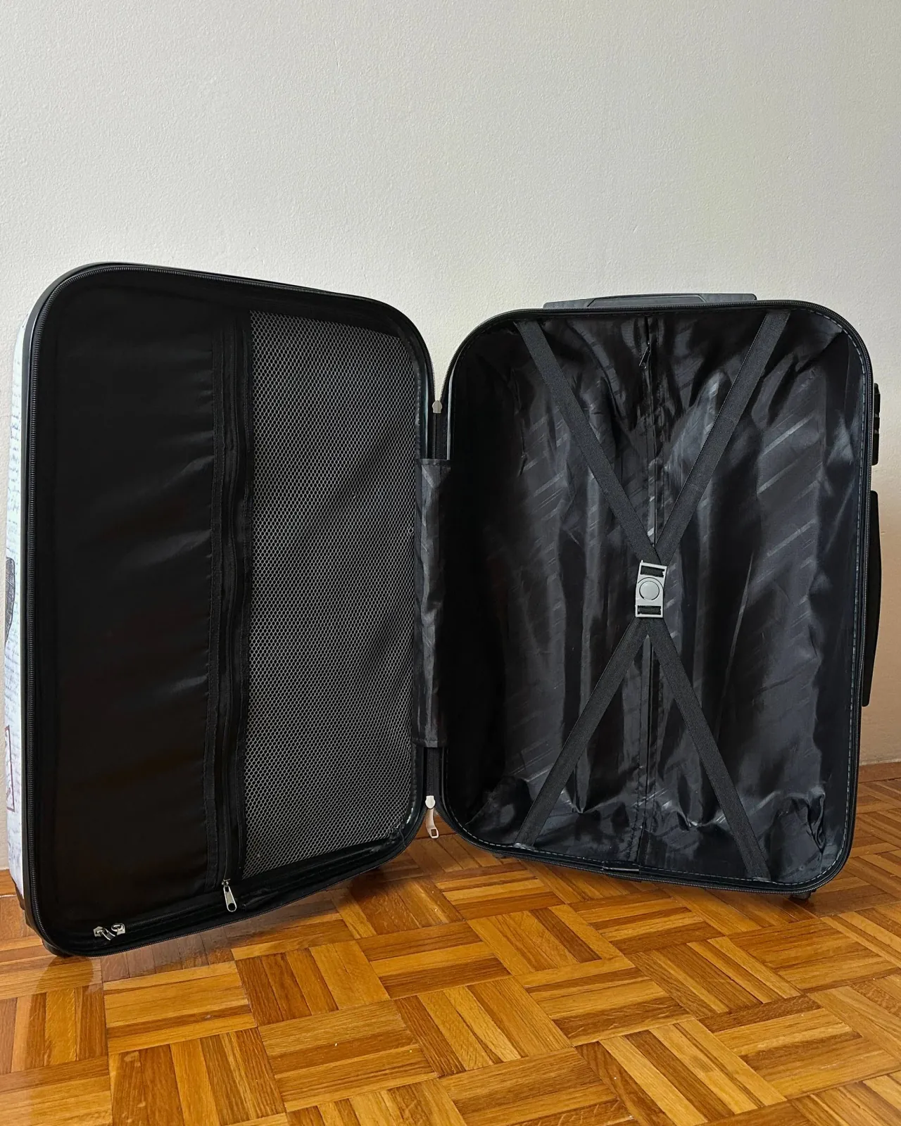 Чемодан M 65x43x26 5