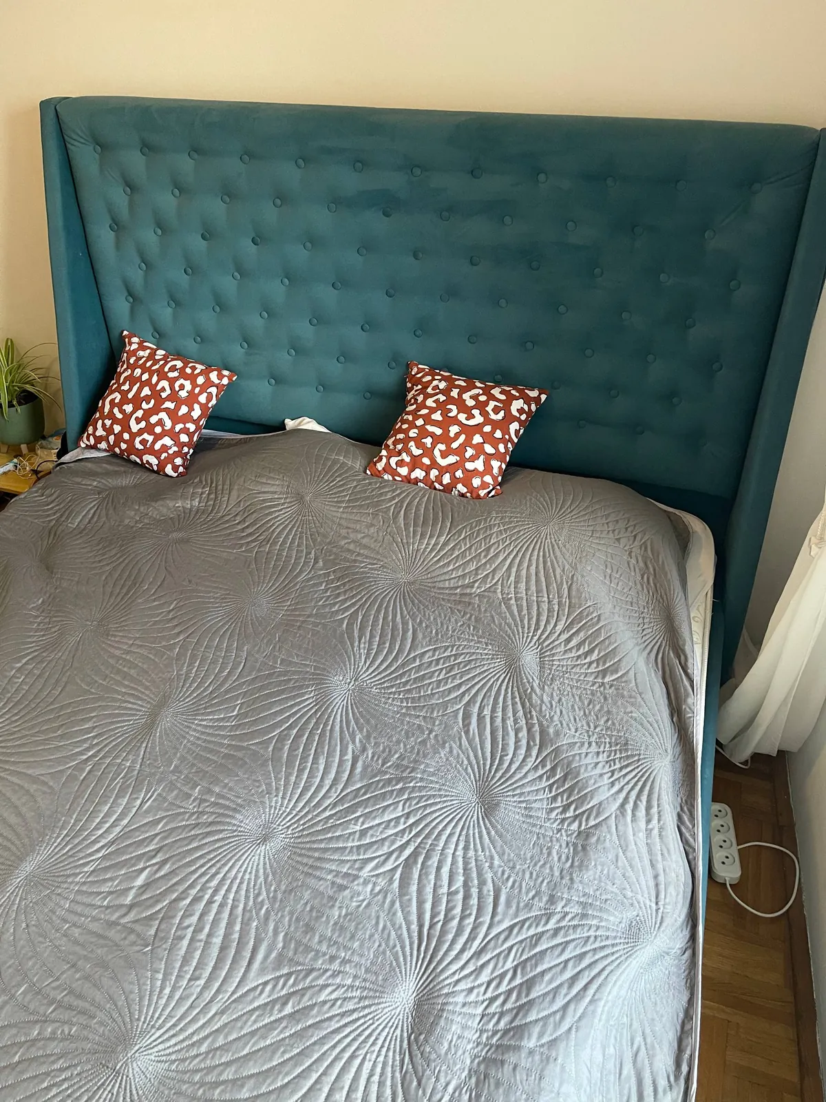 Кровать King Size 200×220 с изголовьем Звездара 4