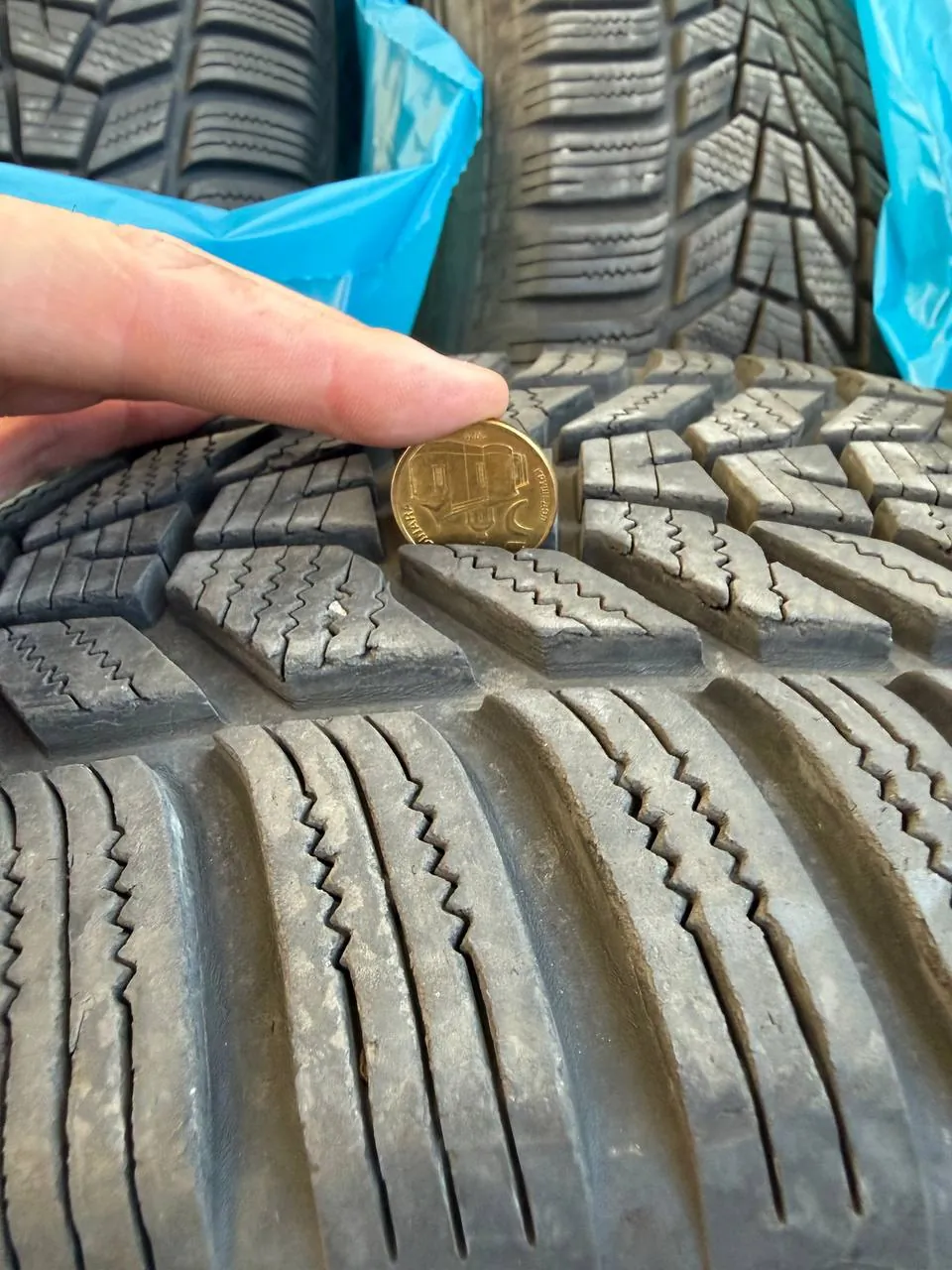 Зимние шины Hankook Winter i cept Evo 3 225/65 R17 2