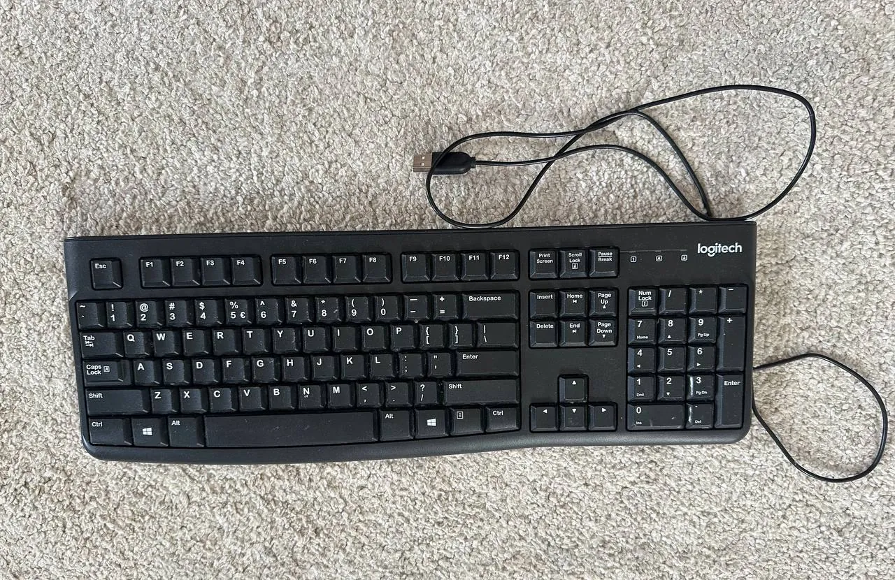 Клавиатура Logitech для компьютера 1