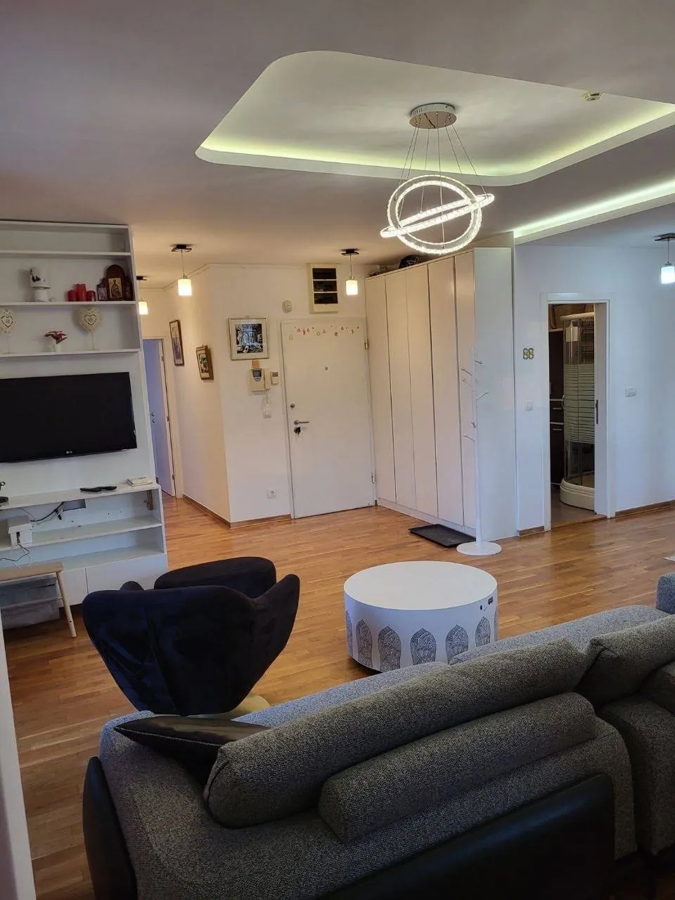 Четырёхкомнатная квартира 100 м² в Новом Белграде 2