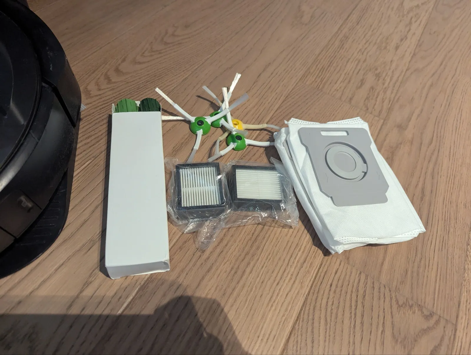 Робот-пылесос iRobot Roomba i7+ со станцией самоочистки 3