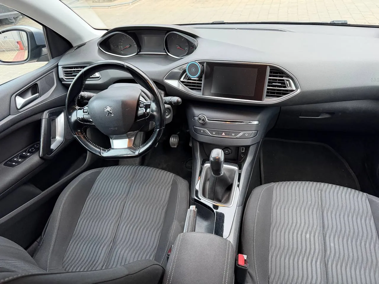 Peugeot 308 1.6 HDi механика 2017 года Нови-Сад 4