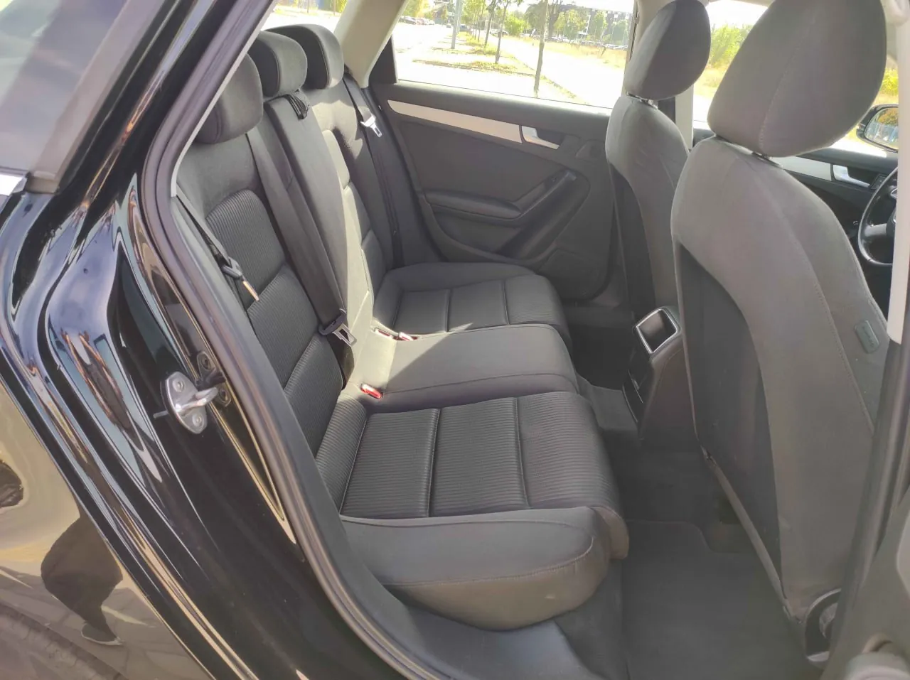 Audi A4 B8 2.0 TFSI автомат 2011 года Нови-Сад 7