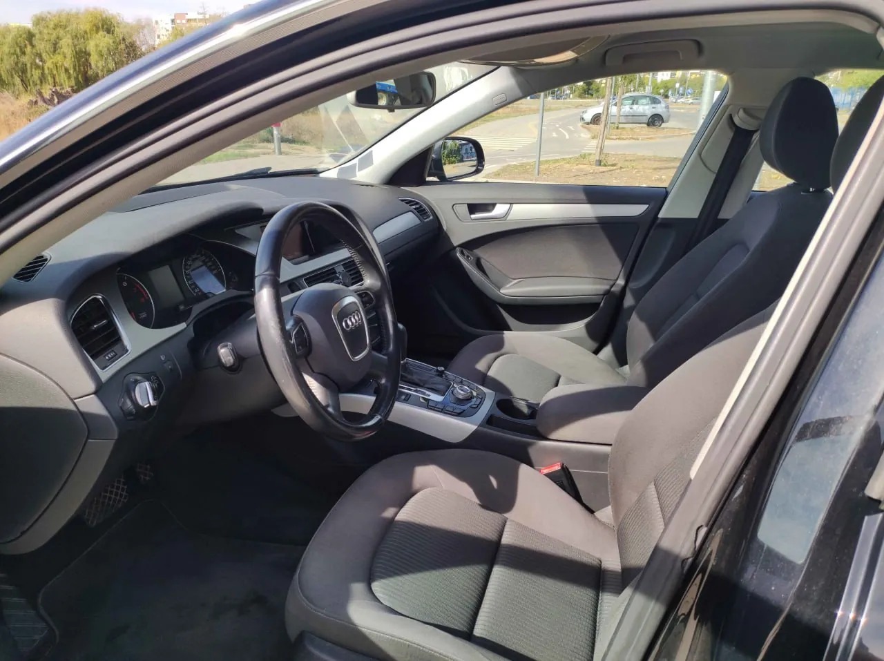 Audi A4 B8 2.0 TFSI автомат 2011 года Нови-Сад 5