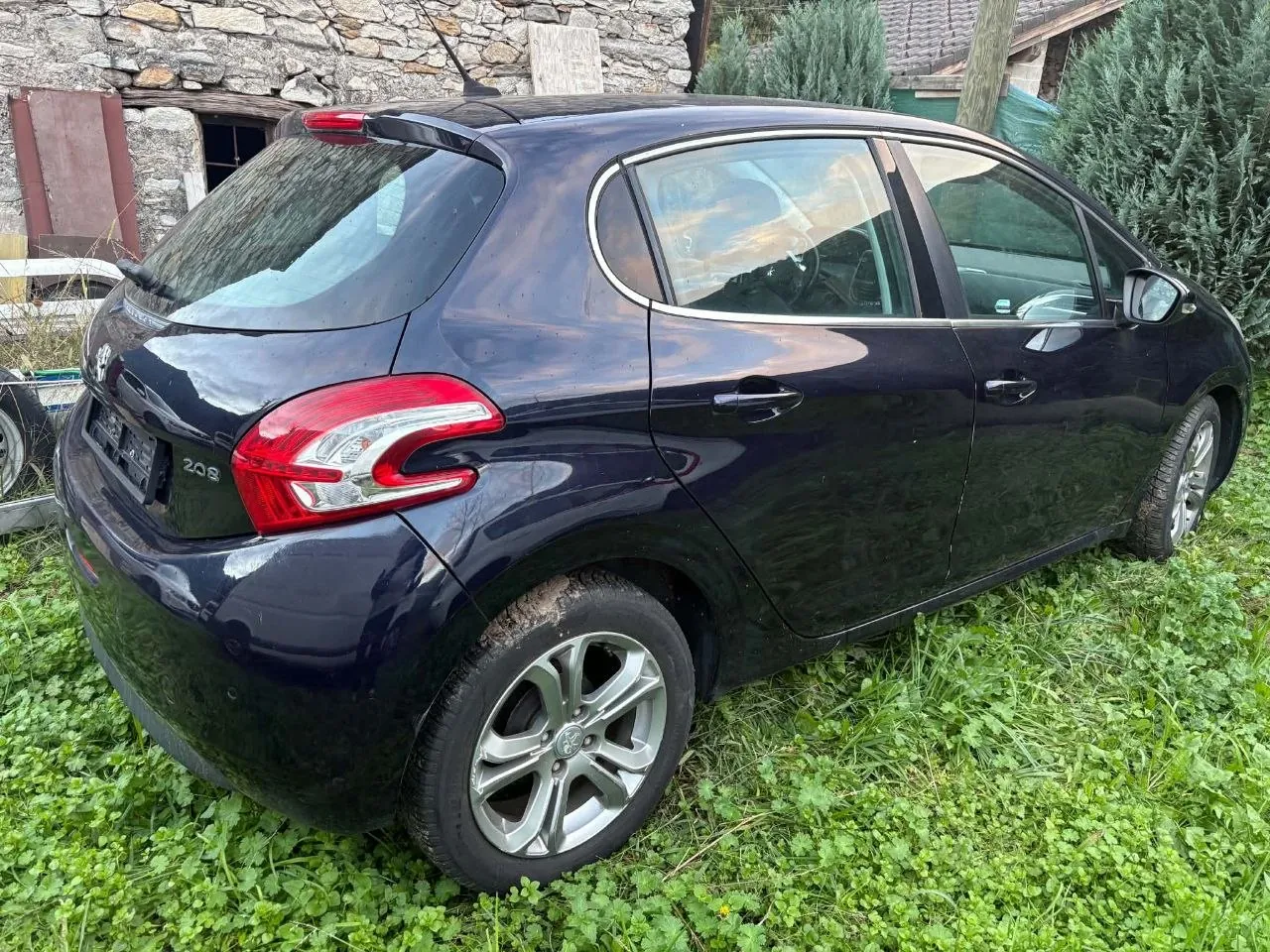 Peugeot 208 1.4 HDI 2015, механика, Сремска-Митровица 1