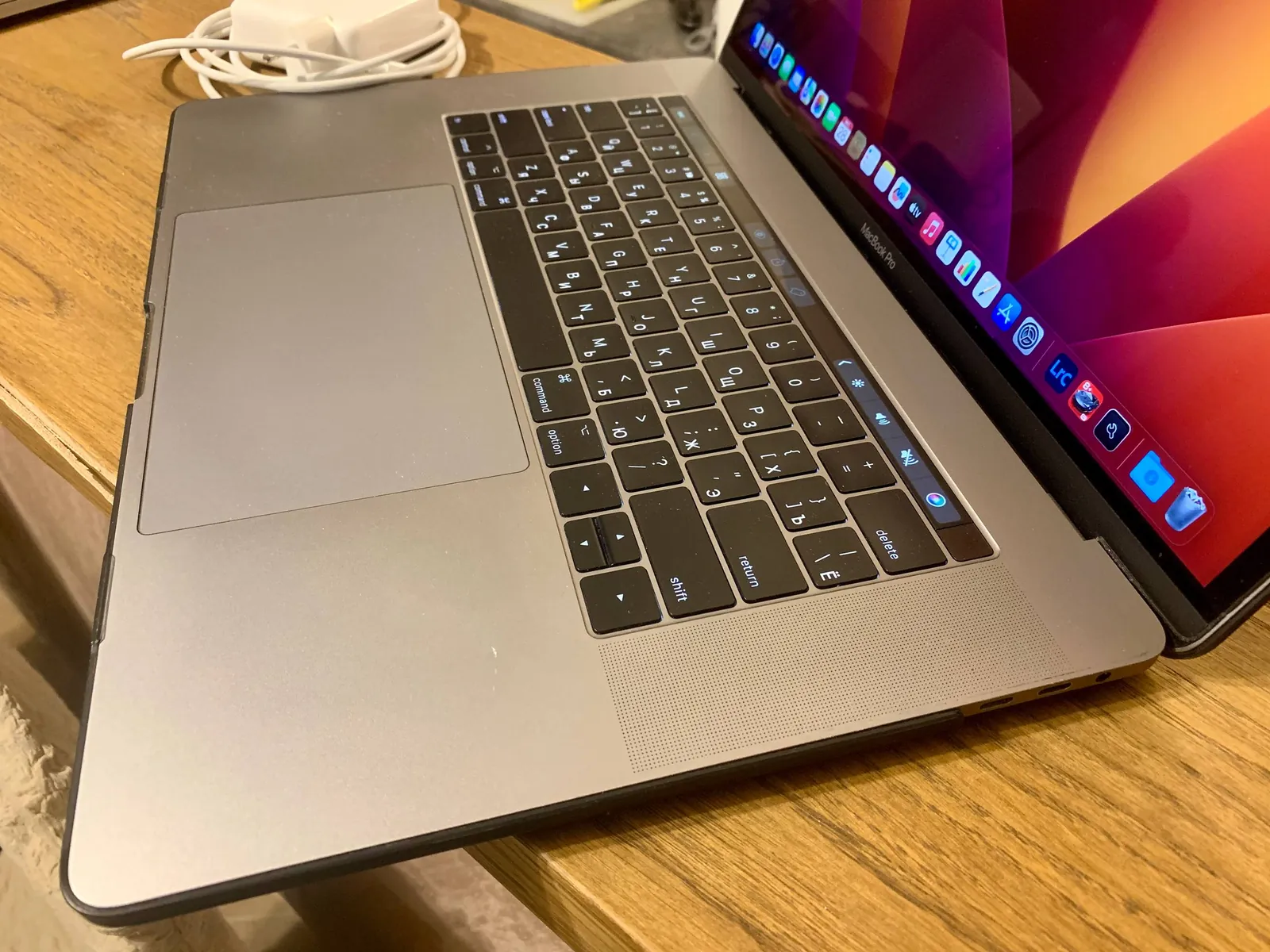 MacBook Pro 15 дюймов 2017, i7, SSD 2 TB 3