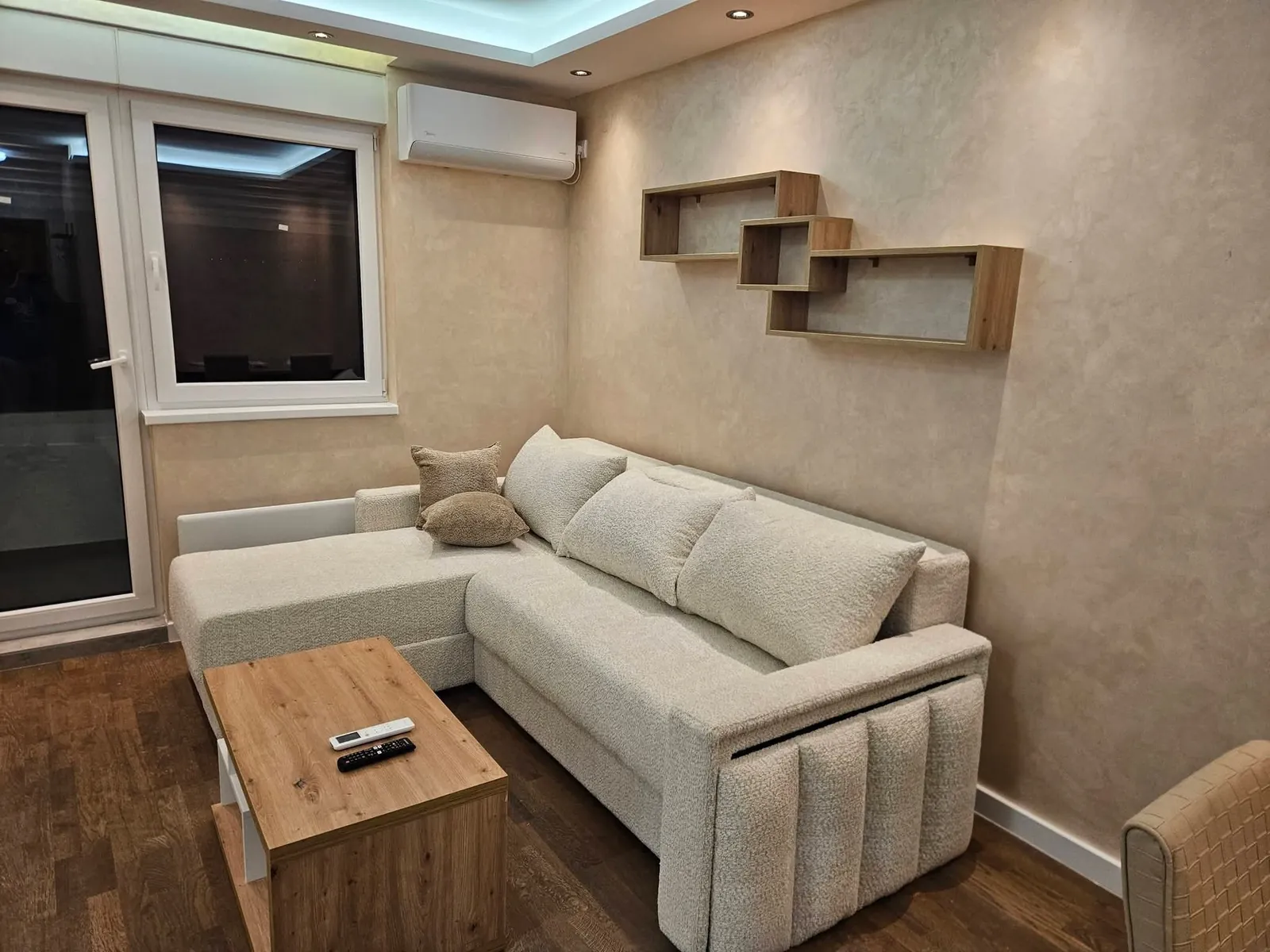 Квартира 32 м² с Smart TV и террасой на Звездаре 3