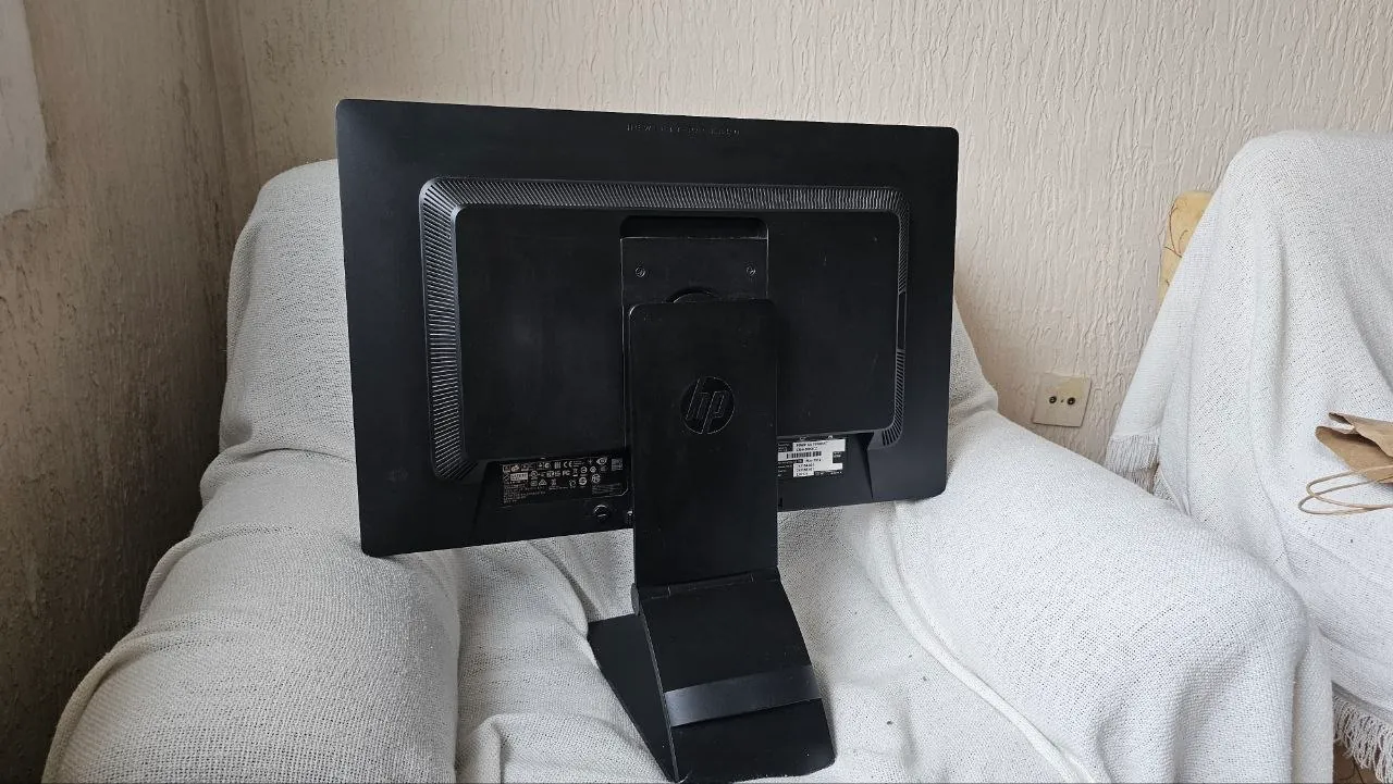 Монитор HP EliteDisplay E241i 24 дюйма IPS Вождовац 1