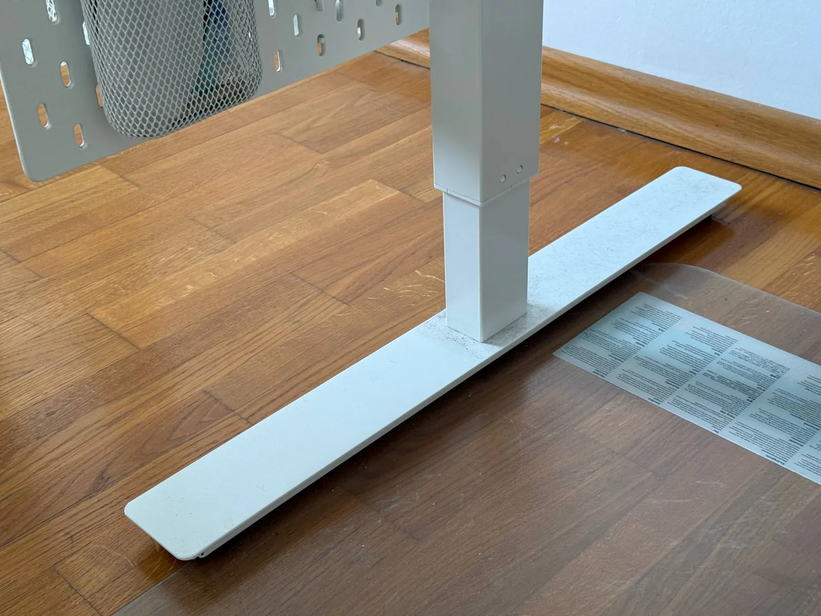 Рабочий стол IKEA TROTTEN 120×70 с подъёмным механизмом 5