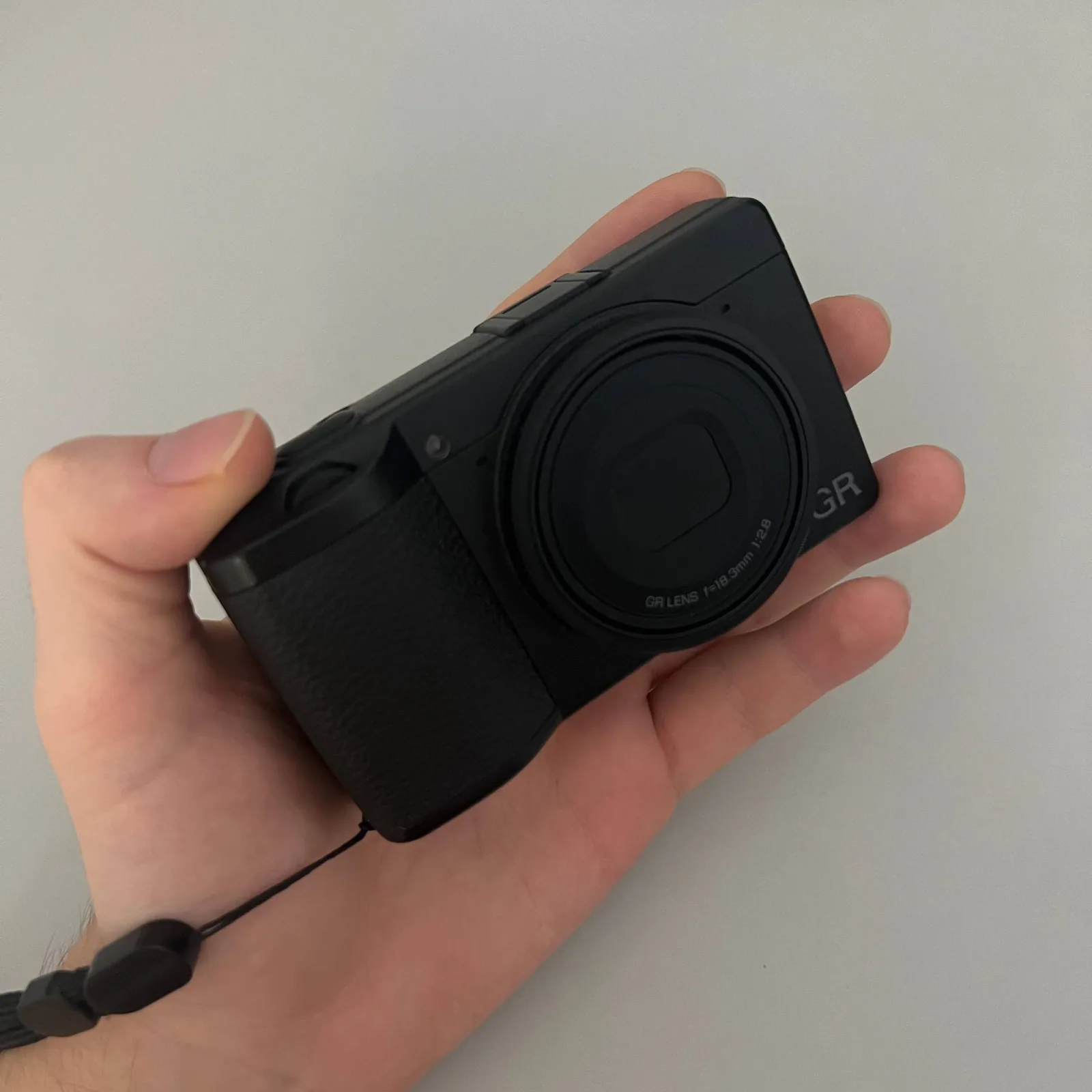 Камера Ricoh GR III компактная 1