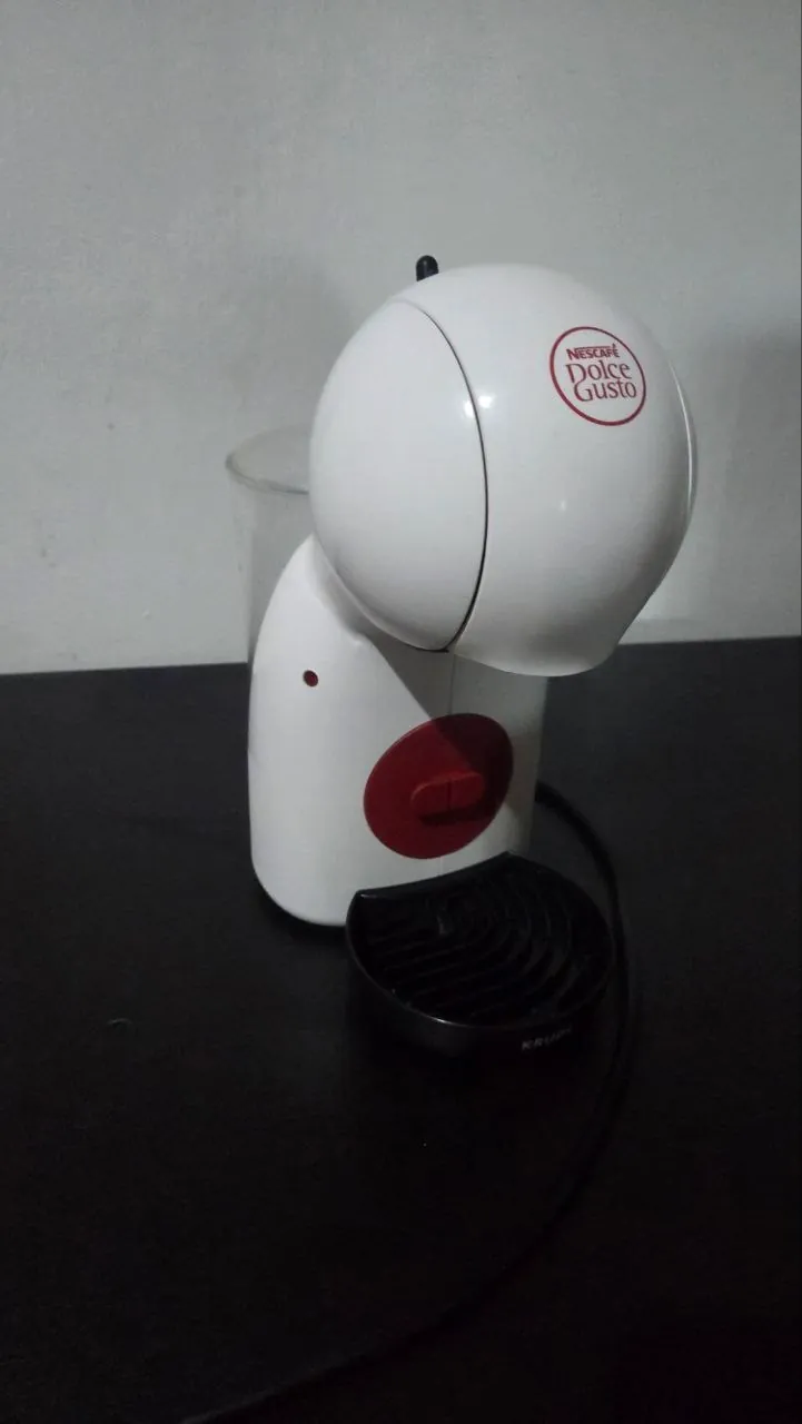 Сушилка, стол и кофемашина Dolce Gusto 3