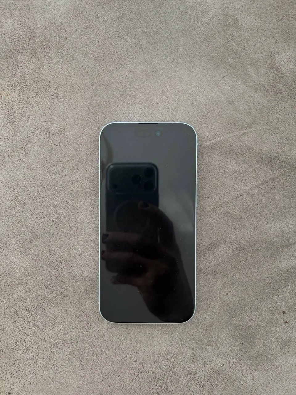 IPhone 15 eSIM хорошее состояние 1