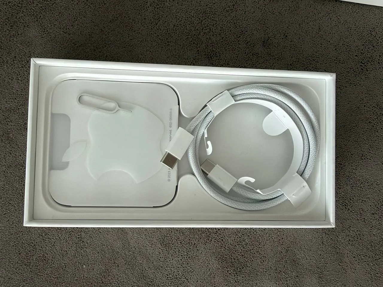 IPhone 15 eSIM хорошее состояние 3