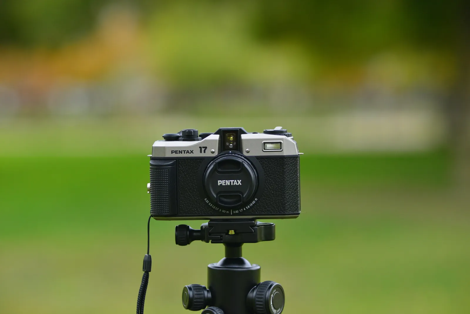 Плёночный фотоаппарат Pentax 17 полуформат 1