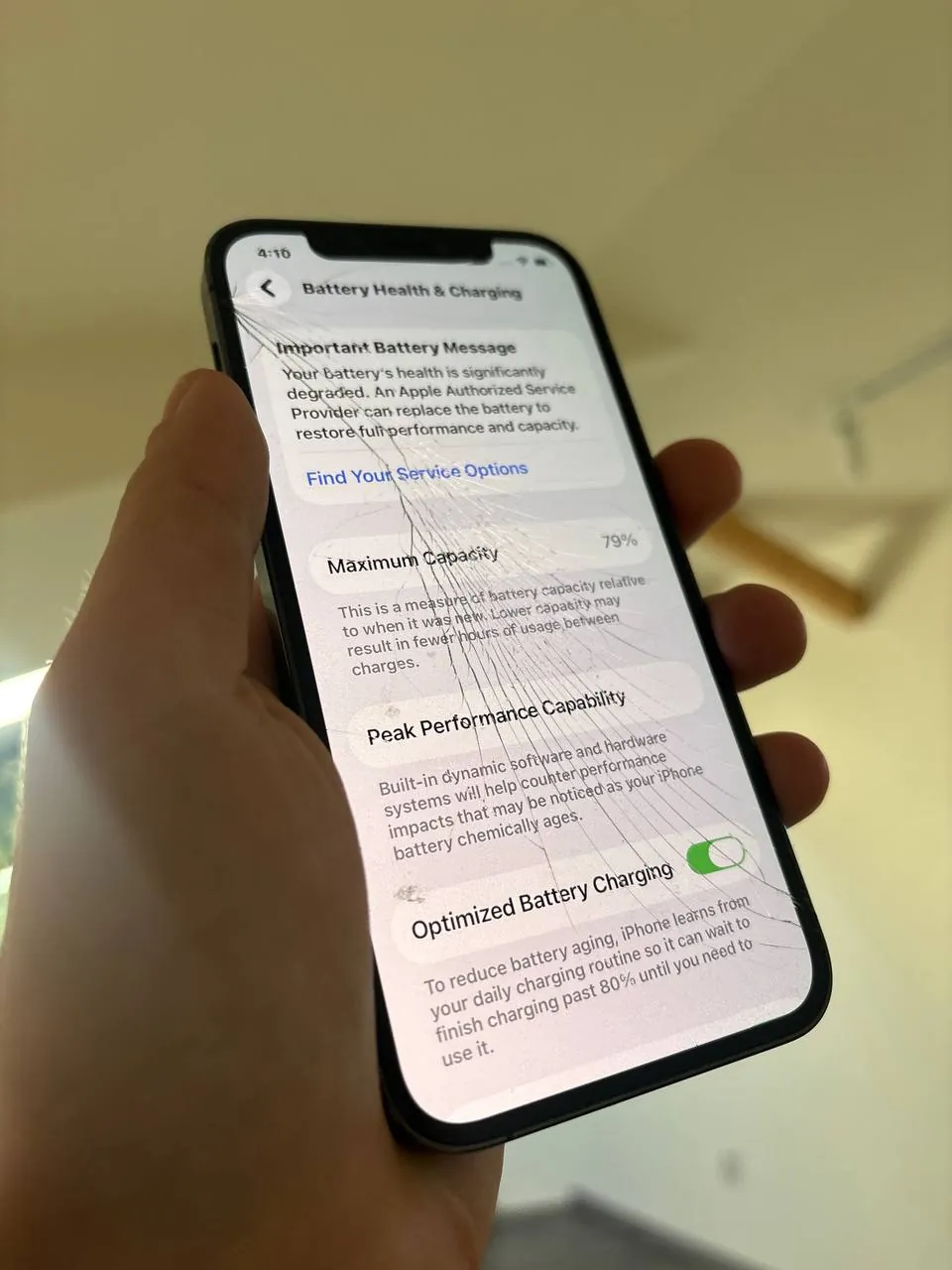IPhone 12 Pro с разбитым экраном 2