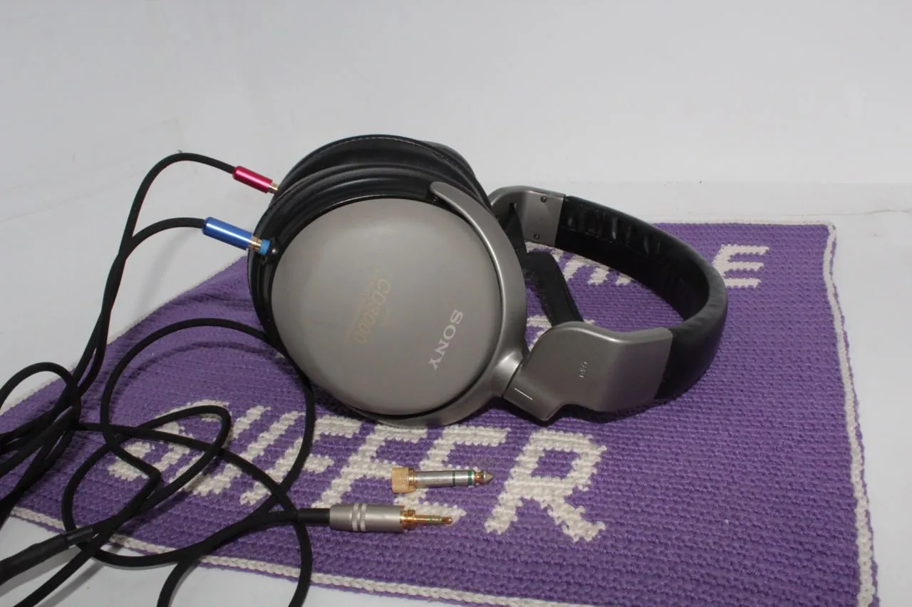Лот из 8 пар проводных наушников AKG Sennheiser Focal Sony Земун 8