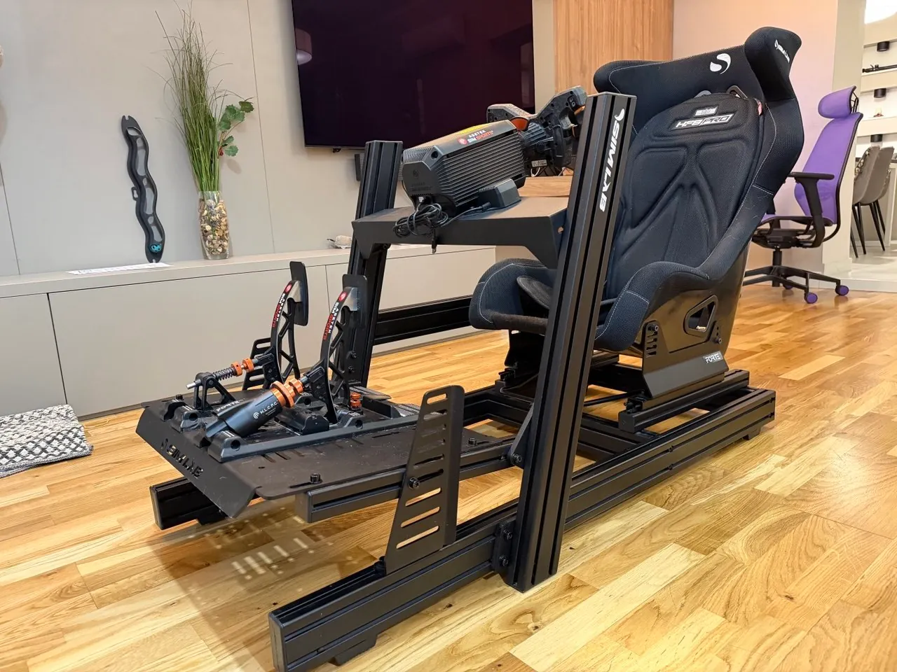 Симрейсинг кокпит Sim-Lab GT1 Pro с рулём и монитором 5