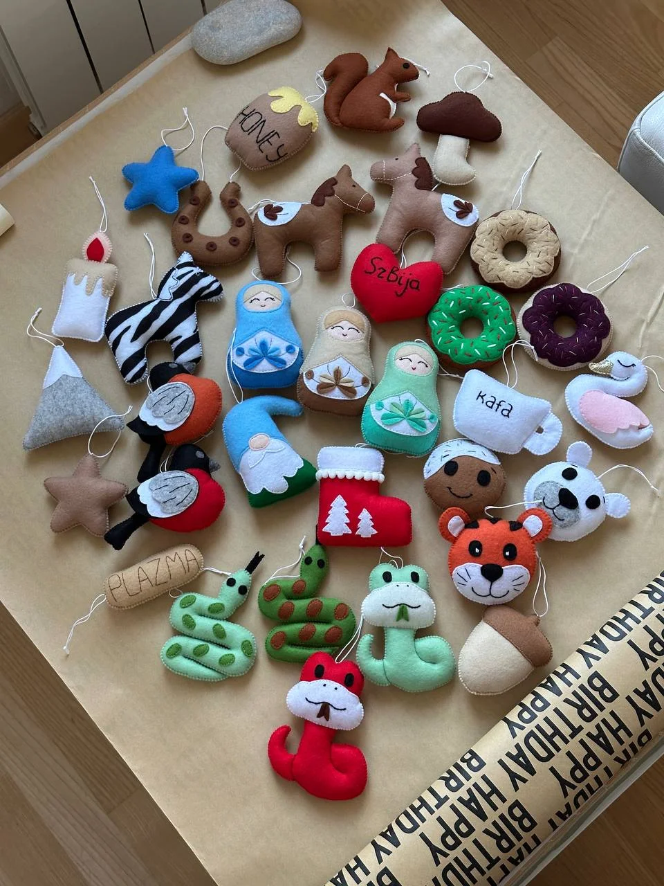 Новогодние игрушки из фетра 1