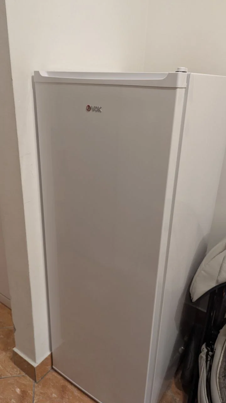 Морозильная камера Vox VF2550E 2