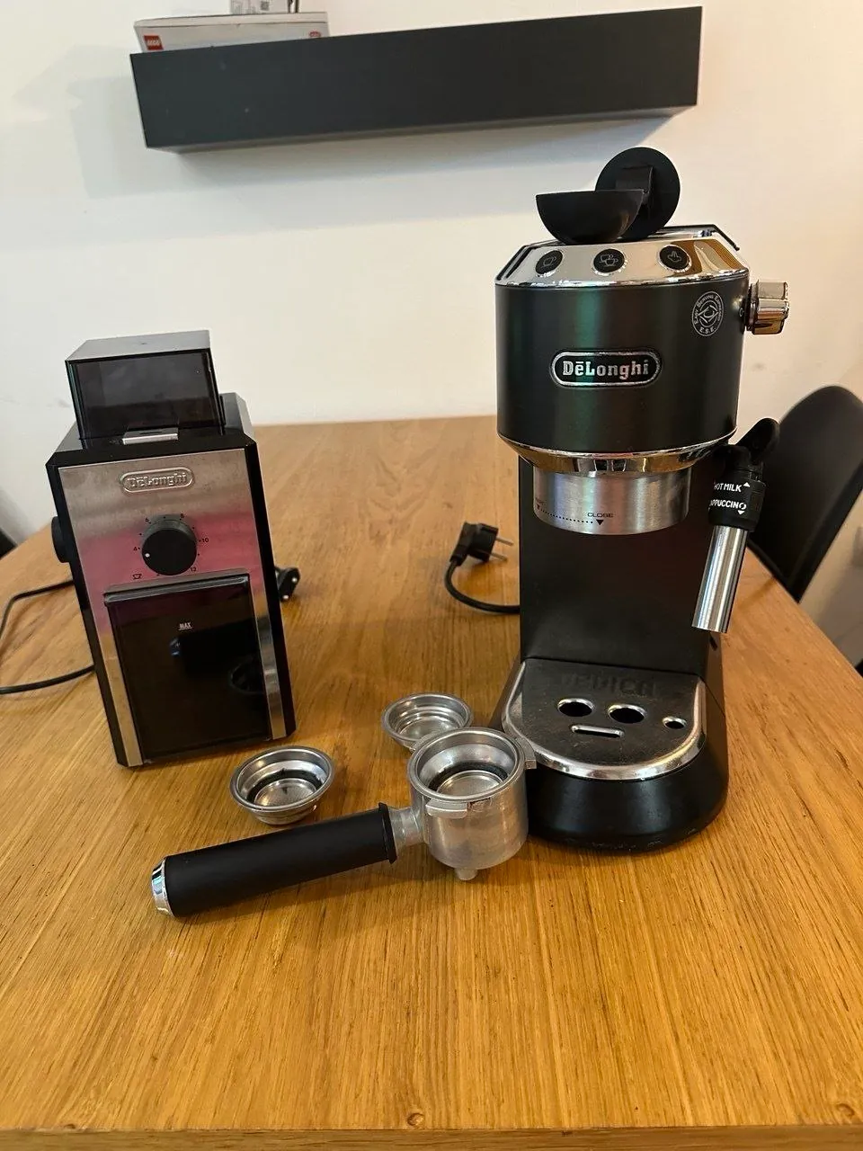 Кофеварка DeLonghi Dedica и кофемолка KG89 1