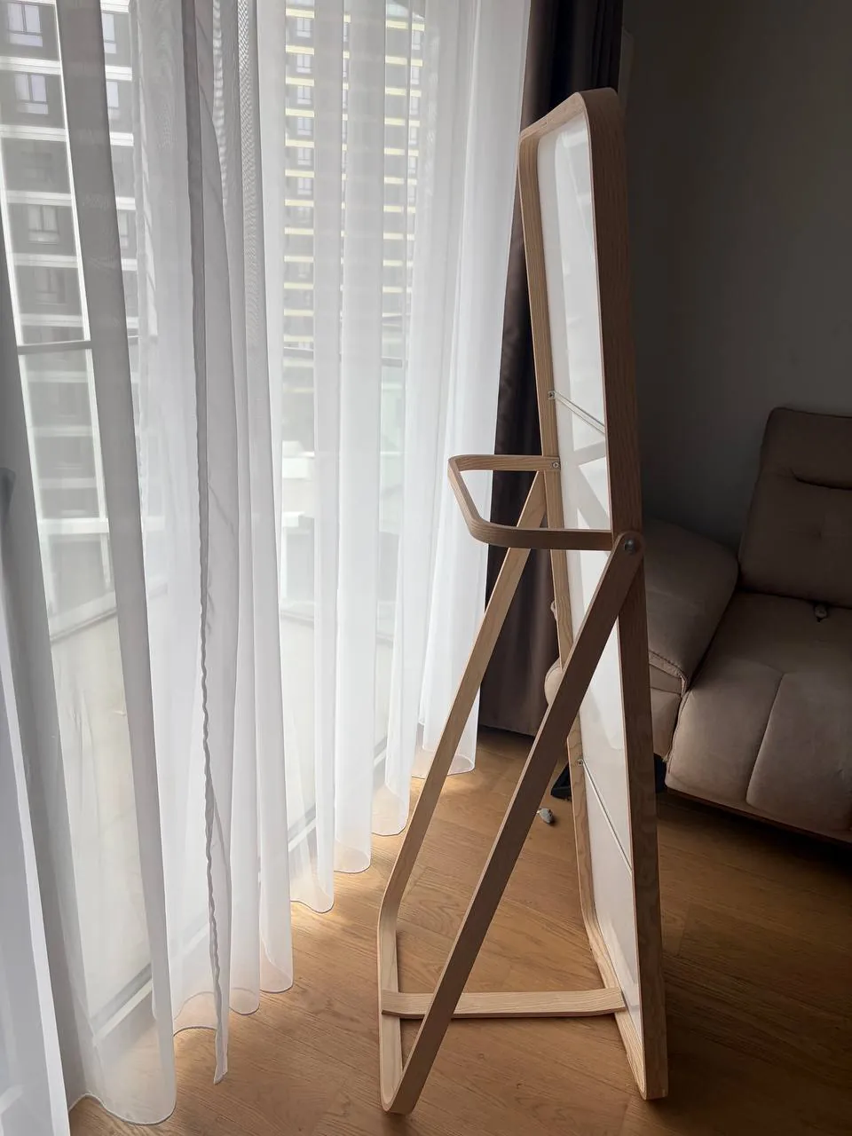 Компьютерное кресло с регулировкой и зеркало 52×167 Белград 4