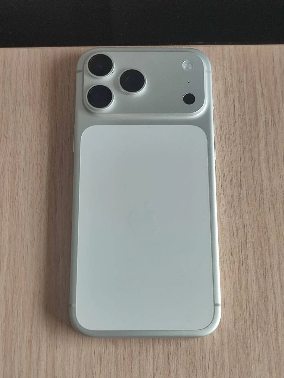 iPhone 17 Pro Max 256GB Silver 3