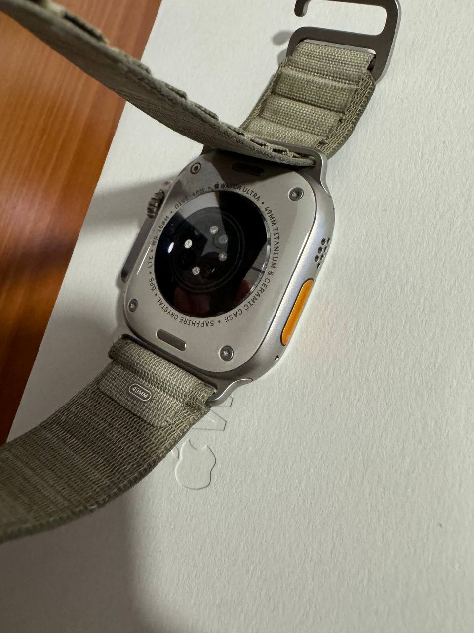 Apple Watch Ultra 2 49mm Titanium 3