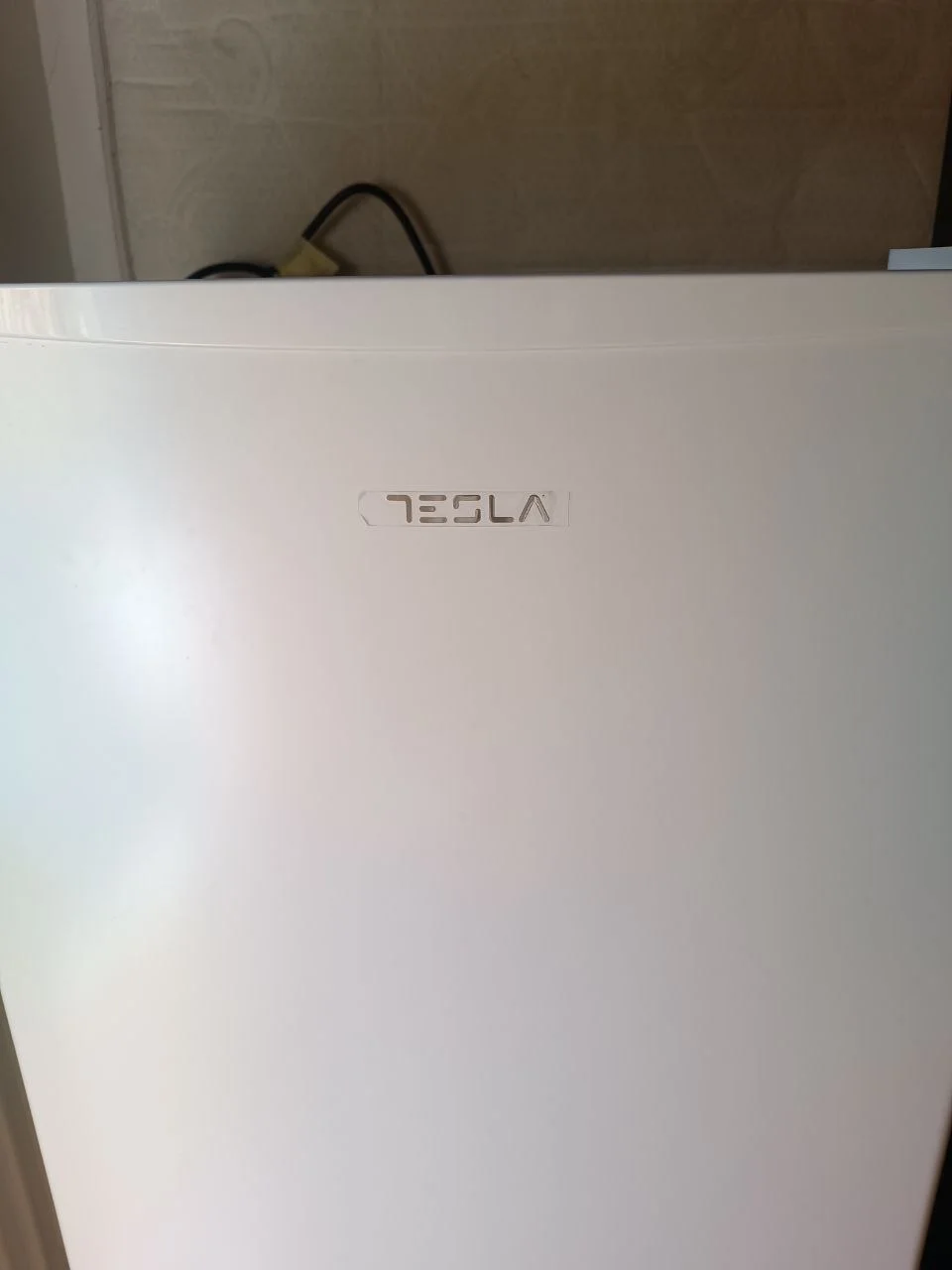 Холодильник Tesla 2
