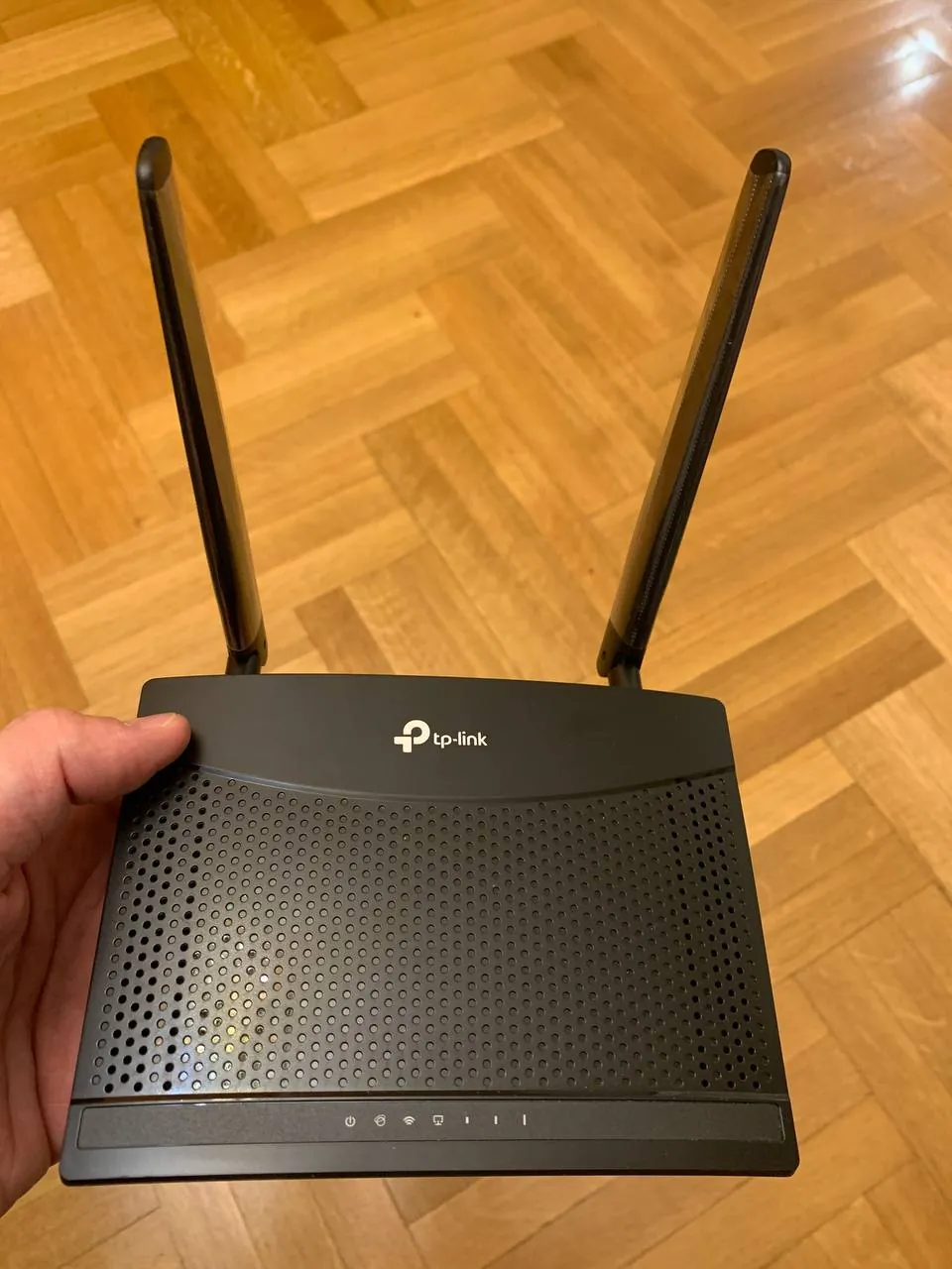 Роутер TP-Link TL-MR100 с SIM 1