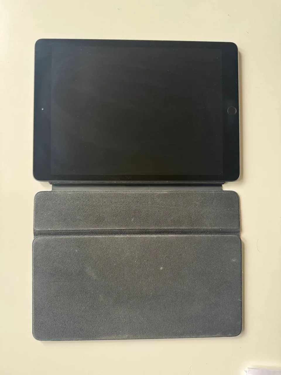 iPad 8 32GB с клавиатурой и Pencil 4