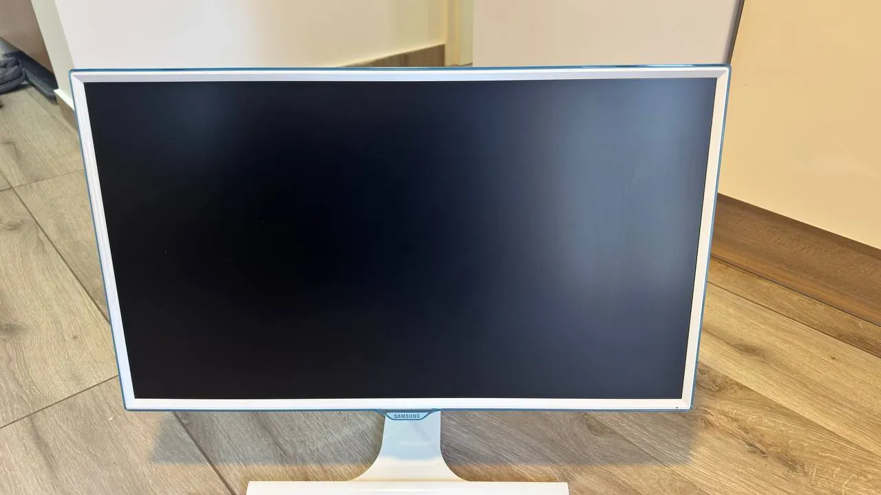 Монитор Samsung 27 дюймов FullHD IPS 1
