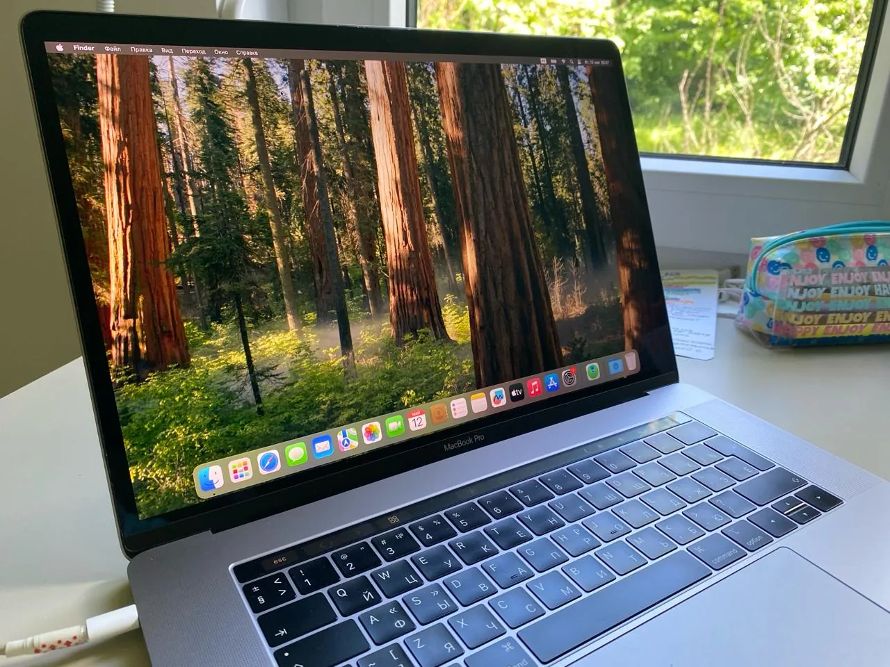 MacBook Pro 15 2018 i7 16GB 512GB 5