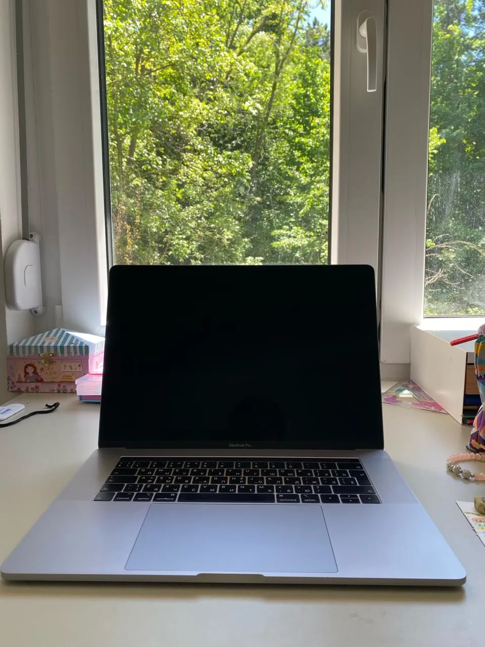 MacBook Pro 15 2018 i7 16GB 512GB 4
