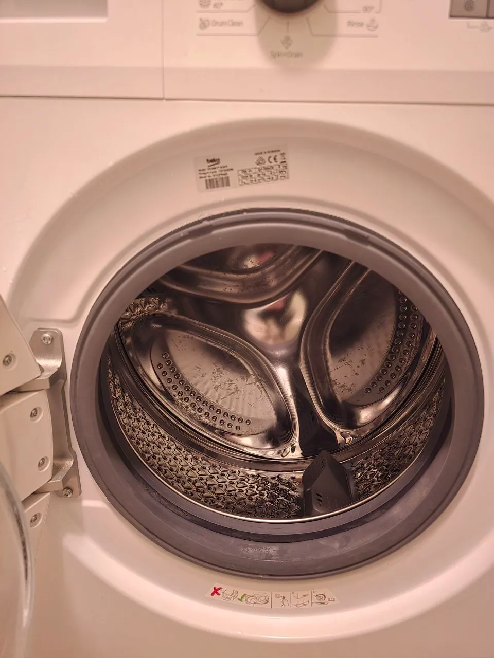 Стиральная машина Beko WUE 6411 XWW 2