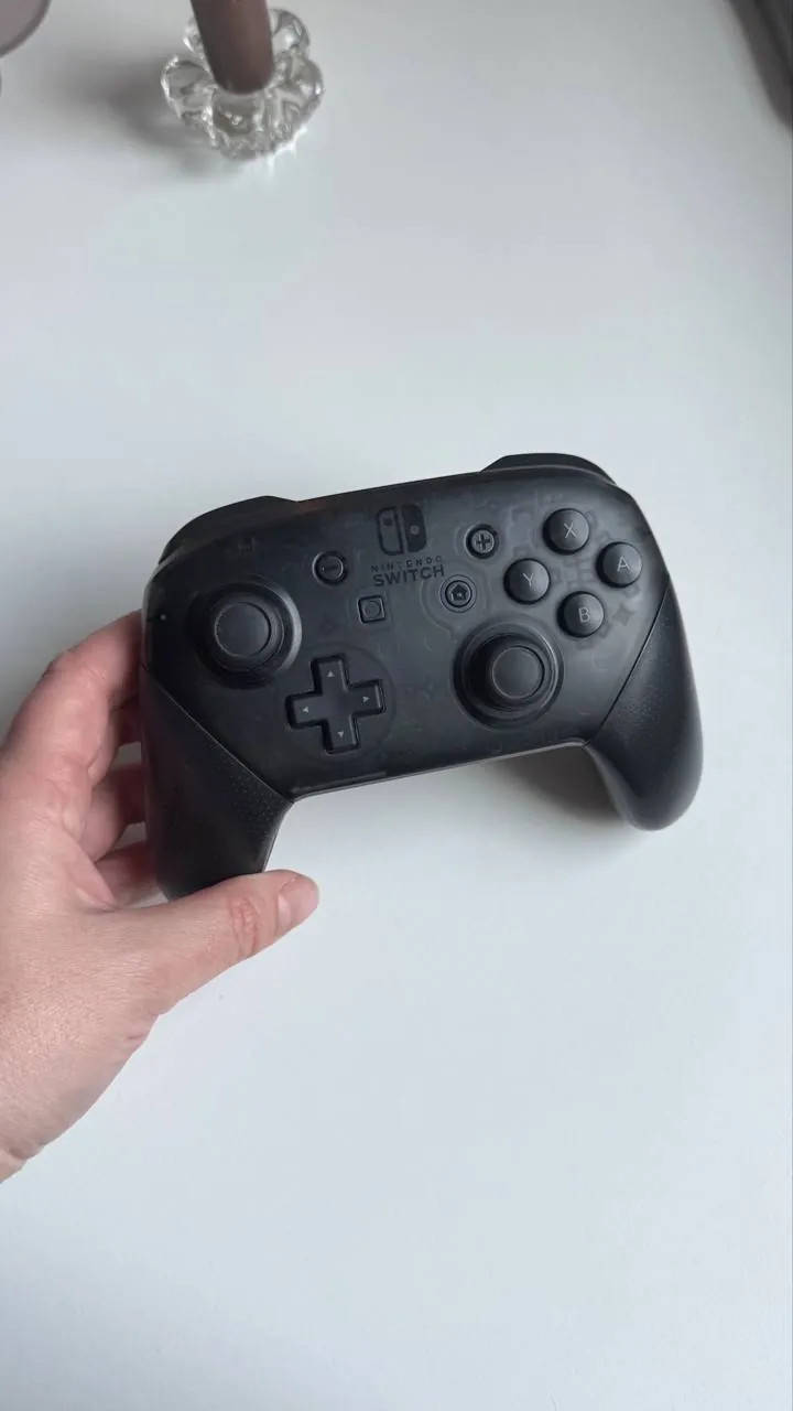 Nintendo Switch Pro Controller оригинальный 1