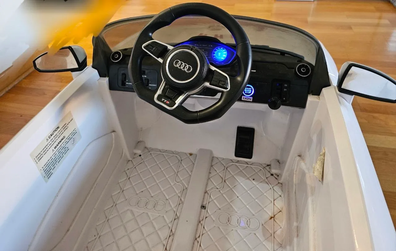 Детский электромобиль Audi TT Нови Белград 5