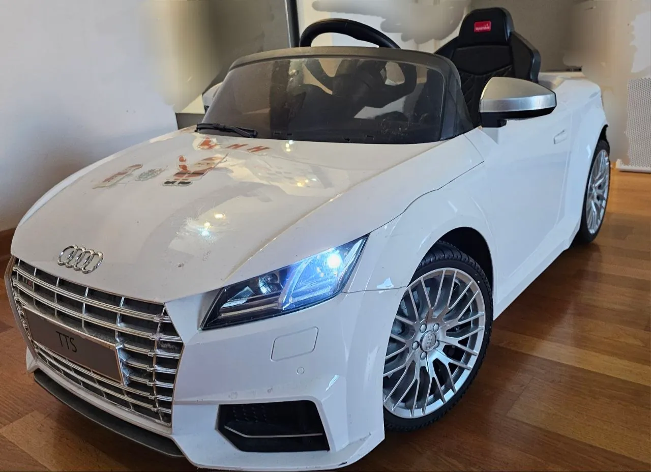 Детский электромобиль Audi TT Нови Белград 7